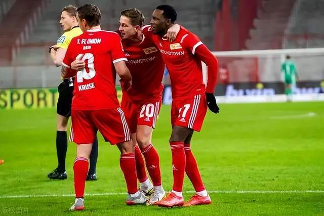 3-2绝杀！1-0制胜！中国男足神了：双杀英超 西甲强队，邵佳一欣慰